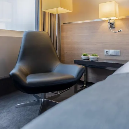 Select Spiegelturm Hotel 4*